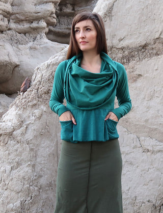 Super Cowl Perfect Pockets Eclipse Cropped Shirt